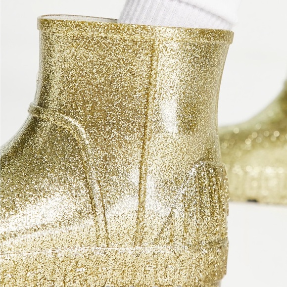 UGG Drizlita Glittery Gold Rain Boots - size 6